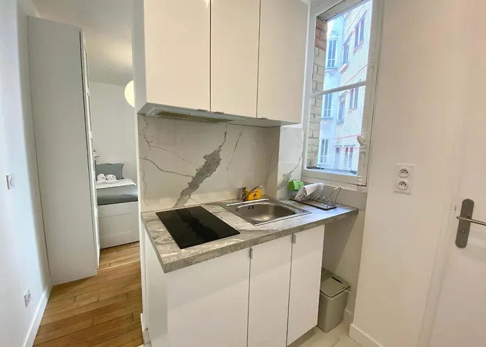New 421 Presley - Cosy Center